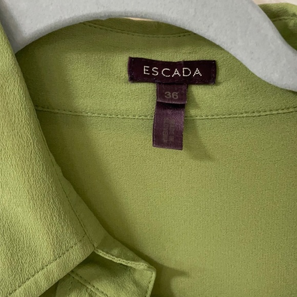 Escada - Picture 3 of 7